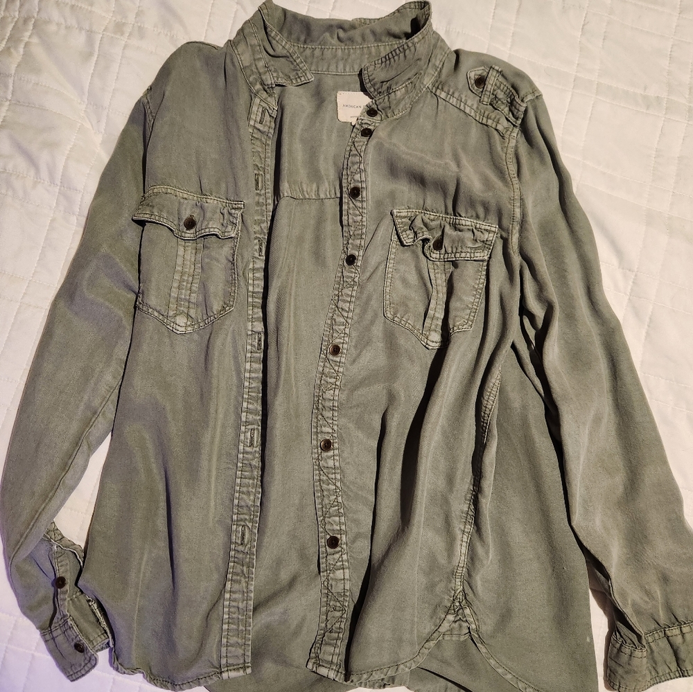 Button down - Picture 1 of 2